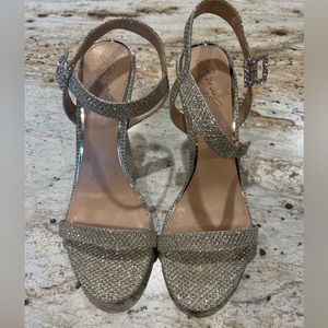 Jewel Badgley Mischka Silver Heel size 9